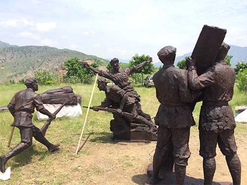 龍居雕塑-圓雕 龍居雕塑-圓雕